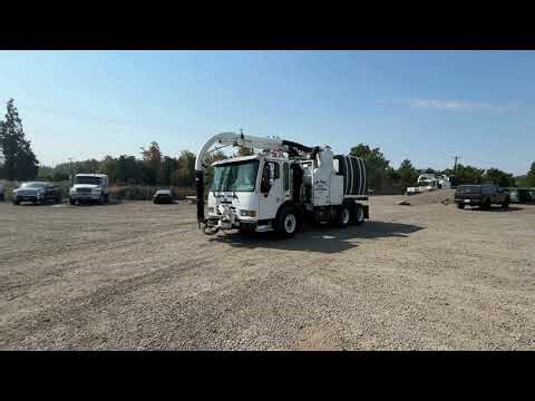 2005 Sterling Condor T/A Vacuum Truck