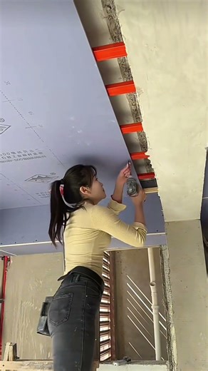 Watch Her Build a Perfect Drywall Ceiling #craftsmanship #woodworking #construction