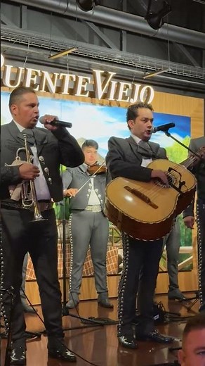 🎶 La cita es hoy.