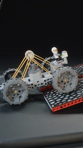 Doctor Engine on Instagram: "Siege Strider - See-Saw Challenge - LEGO Experiments #experiment #suspension #LEGO #mechanics #legocars #legovehicle"