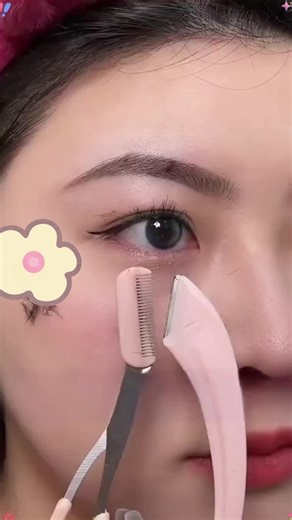 Achieve Perfect Brows with This Eyebrow Trimmer