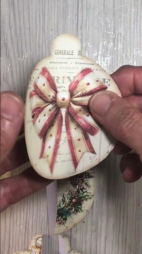 How to Make a 3D Christmas Bauble Gift Tag 🎄 | Free Printable