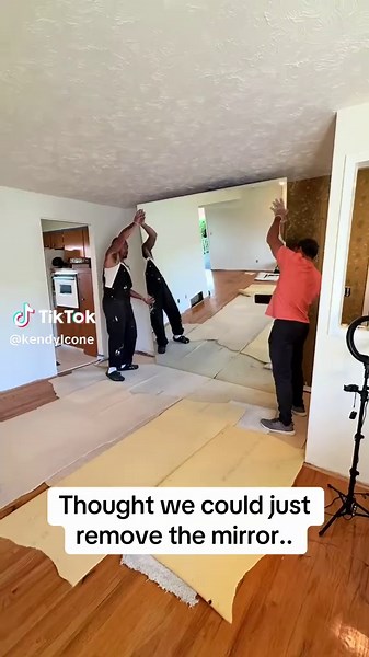 Removing Wallpaper: Tips for a Smooth DIY Project