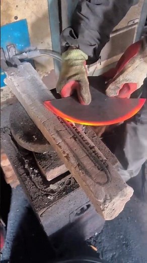 Quenching & trimming an Ulu knife 🔥
