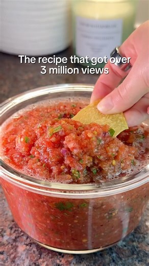 THE BEST HOMEMADE SALSA RECIPE | QUICK AND EASY SALSA RECIPE FOR CINCO DE MAYO