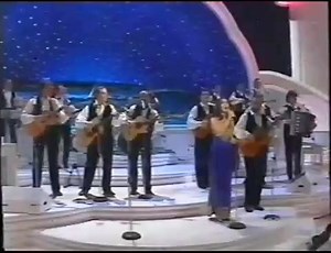Francesca Schiavo, Eddy Napoli con l'orchestra italiana cantano... " Voce e notte " | Terra mja