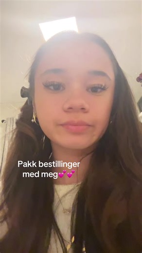 Pakk bestillinger med mg💕#fyp #pressons #packingorders