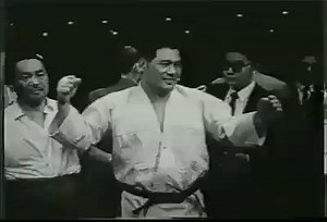 12K views · 304 reactions | Helio Gracie vs Masahiko Kimura | Jiu-Jitsu Daily | Facebook