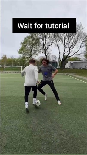 how to nutmeg defender (step by step) #football #tutorial #shorts