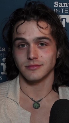 Discovering the Familiar Smirk of Charlie Gillespie in Julie and the Phantoms