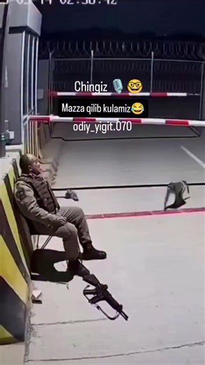 A R A B I C UZ on Instagram: "❤️‍🩹Obuna boʻling 🙃 1997년 개봉한 영화 Titanic은 잭과 로즈의 운명적인 사랑을 통해 비극 속에서도 오래 남는 감정의 깊이를 보여주는 작품입니다. 화려한 연출보다 인물의 감정에 더 집중한 제임스 카메론 감독의 스타일은 지금 다시 봐도 묘하게 가슴을 울리죠. 배가 침몰하는 장면이 아닌, 두 사람이 서로를 바라보던 순간들이 더 강하게 기억에 남는 영화이기도 합니다. 이 감정을 완성해주는 곡이 바로 셀린 디온의 "My Heart Will Go On"입니다. 처음 들으면 잔잔한데, 어느 순간 자연스럽게 가슴이 벅차오르는 느낌을 줍니다. 특히 후반부의 고조되는 보컬은 영화 속 잭과 로즈의 마지막 장면과 겹쳐지면서 괜히 마음이 서늘해지기도 하고요. 많은 분들이 "이 노래가 나오면 왜 그 장면이 자동으로 떠오르는지 모르겠다"고 말하는데, 그만큼 영화와 음악이 자연스럽게 엮여 있는 곡입니다. 1998년 아카데미 주제가