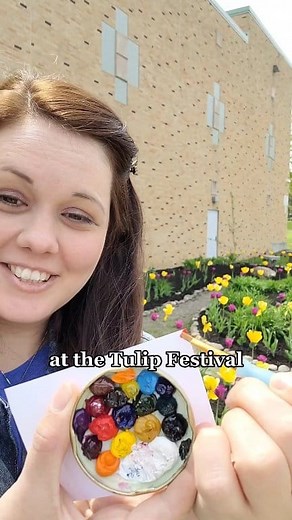 Let's color match tulips at the Holland Tulip Festival!! 💗 okay, Holland NY😂 but still. My partner Brandon is the one who actually discovered the festival and planned this trip. He is a little camera shy, so leave him some support in the comments if you wanna see him around more 💗 Thanks for watching. Take care. 💗 Lisa Cornwell, Color Match Queen 💙#colormatchqueen #tulipfestival #hollandny #oilpaintcoach #paintingsecrets #lisacornwell #lisacornwellart #colormatch #colormatching #colormatchi