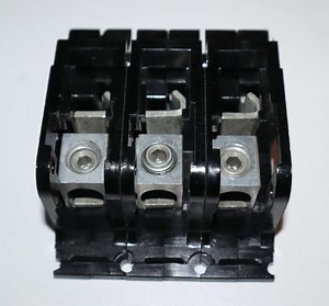 CSK3150 3 Phase 150A Lug Block