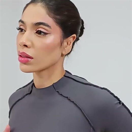 3D Ruffles Workout Women Crew Neck Tank Top and High Waist Leggings #gymclothes #fit #workoutclothes