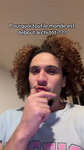 On est d’accord que tout le monde est debout archi tôt