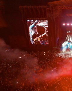 Lima Pt. 2 🇵🇪 Santiago, we see each other tonight. 🇨🇱 📷: Clemente Ruiz | System Of A Down