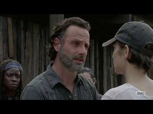 The Walking Dead - Rick gets his gun back.