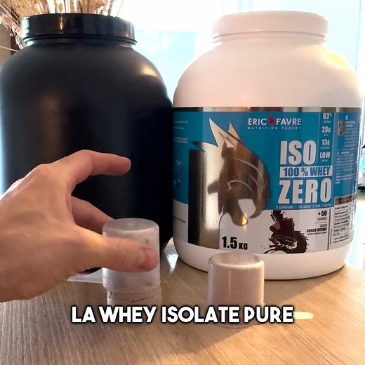 Digestion difficile et manque de résultats avec ta Whey ? Découvre la Whey Iso Zero Eric Favre, ton indispensable pour booster tes entrainements et ta prise de muscle 💪 ✨ 85% de protéines Isolate micro filtrée 🌿 Hautement digestible ⭐️ Faible en sucre 🍪 10 délicieuses saveurs : Chocolat, Vanille et Biscuit Cookie 🔥Disponible en pot de 500g, 1.5kg et 2kg | Eric Favre Sport