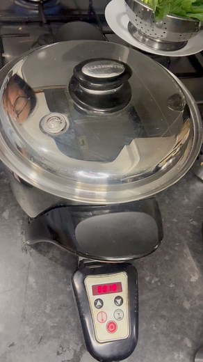 Hi besties! 💕 It’s Tita G here! Today, let’s cook some rice using the Saladmaster MP5 rice cooker! 🍚✨ It’s super easy — first, rinse the rice well to remove the extra starch. 💧 Then add the right amount of water — usually one cup of rice to one cup of water, depending on how soft you like it. 😉 What I love about the Saladmaster MP5 is that you don’t need to watch over it — it cooks perfectly and even keeps your rice warm! 💪 The result? Every grain is soft, fluffy, and just perfect! 😍 For a