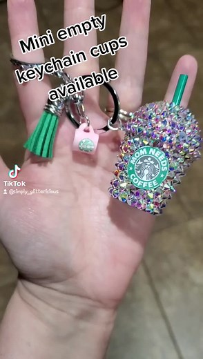 #crafts #diycraft #rhinestones #keychaincup #minicups #starbuckskeychain #starbucks #rhinestonecups #fyp #follow #keychaincustom