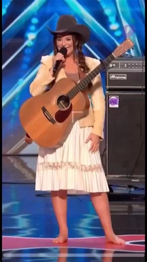 Watch the Moment This Barefoot Singer Proves the Judges Had NO IDEA What Was Coming! Watch the full video in comments 👉 | The Woof World