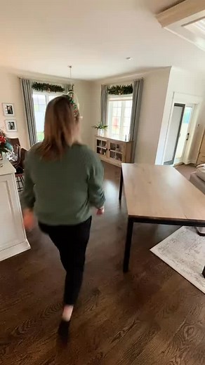 28 reactions | This is a gorgeous formal Thanksgiving dining set up we do for a client. It’s simple it’s easy but there’s a level of elegance that you get with this that just makes these Thanksgiving. Feel extra special! Follow along and watch us execute this beautiful simple table design as we help our clients get ready for Thanksgiving! | residential remedies | Facebook