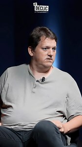 "Je suis parti un an en Inde… et on a tout changé." Fabien Pinckaers raconte cette décision radicale : s’installer à l’autre bout du monde pour transformer une filiale à l’arrêt. À son arrivée, l’équipe compte 200 personnes… pour 16 nouveaux clients par an. Deux ans plus tard, ils sont 1 500, génèrent 1 000 nouveaux clients par mois, et deviennent la structure la plus performante du groupe. Un exemple concret de ce qui se passe quand un dirigeant va là où ça coince… au lieu de rester là où tout 