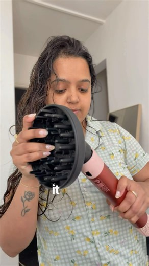 trying to style my wavy hair with the Dyson diffuser 🎀