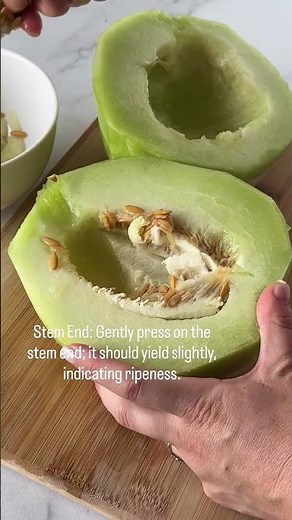 How to Pick a Ripe Honeydew Melon 🍈 | Quick Produce Tip #tips #freshproduce