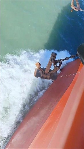 How a Massive Ship Anchor Stops a Vessel?