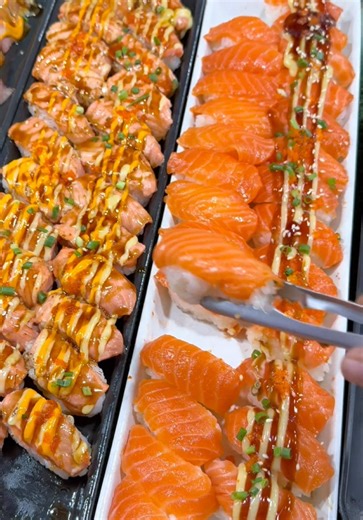 Menikmati Takjil di Night Market Ramkhamhaeng