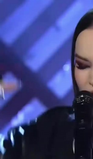 Dove Cameron performs 'Boyfriend' live