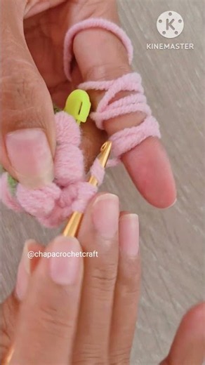 🩷 Crochet Lily of the Valley Keychain Free pattern Tutorial on YouTube Chapa crochet craft #shorts