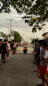 Wag na diko na iilawan, liwanag sa dilim naman ako eh. 😆 NMAX BOLT ON 🔥😎 CARL WORKS X GRACING X GILLE BOMX Bawi tayo sa susunod Bmeg! Papagaan na muna. Carl Sardillo Albert Pilapil Alwin Opeña | Krystel Viper Tilad
