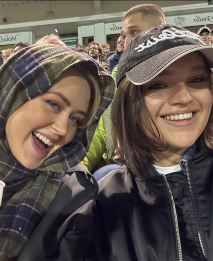 mercergarnett (@mercergarnett)’s videos with Walking Around - Instrumental Version - Eldar Kedem