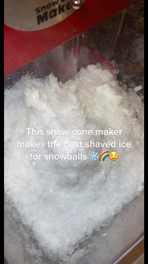 I love a good summertime beverage 😋 #snowcone #snowconemaker #summerdrink #ice #asmr #shavedice #summer #snowball