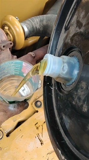 CAT Oil Filling Record | Excavator Engine Maintenance