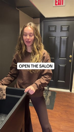 @Nuda Pro what should I do for my Miami tan? 👀 getting it at 6PM and can either rinse at 10PM or 5:45AM CHIME IN YALL what solution do you want me to try? #salonowner #salonlife #phillysalon #jerseysalon #spraytanartist