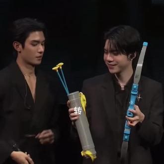 NETJJ日本见面会射箭🏹游戏，姿势满分，射中0分哈哈哈🤩🤩#netjj