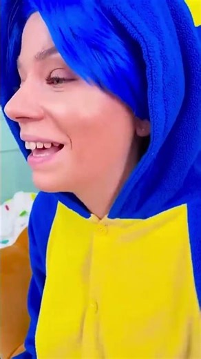 Lipstick Magic: Create Your Own Colors! 💄✨ #DIY #Beauty #Fun