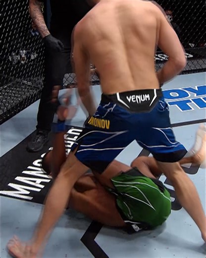 683K views · 10K reactions | These KOs did not disappoint  10-6 on the list of top 30 APEX finishes ⬆️ | UFC | Facebook