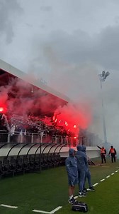 170K views · 3.1K reactions | Réunis au Campus PSG de Poissy, plus de 600 Ultras du Paris SG donnent de la voix et exposent des banderoles en ce samedi matin pour la dernière séance d’entraînement avant le classique face Marseille. Une premier message « Pour l’honneur du blason, humiliez ces bouffons », puis un deuxième « des coupes prestigieuses pour une histoire glorieuse. L’Europe c’est Paris ». | Ultra Style | Facebook