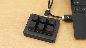 A review of the 'Programmable Keys' that allows you to assign your favorite shortcuts and mouse operations to six keys as a one-handed device, and the pleasant typing sound of the blue axis mechanical keyboard
