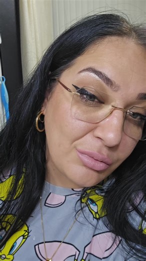 Videoclipuri postate de T R I X I (@triximilano) cu Curwa - Dani Mocanu