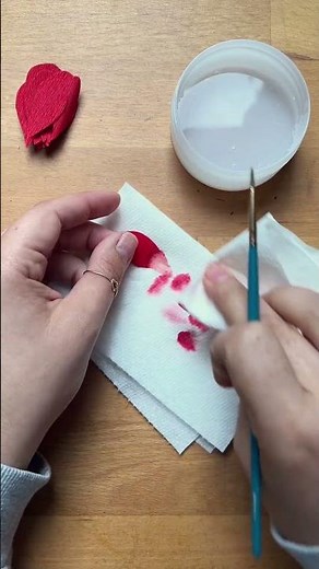 Make this crepe paper red anemone | Easy paper flowers for beginners