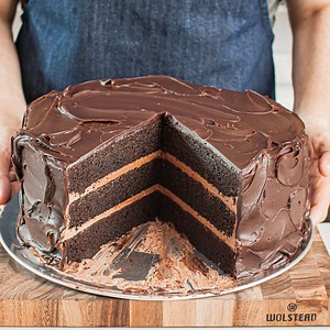 520K views · 13K reactions | CHALLENGE! Can you eat this entire cake? PRINT THE RECIPE for the smaller version of the cake in the comments! ⬇️⬇️⬇️ | The Scran Line | Facebook