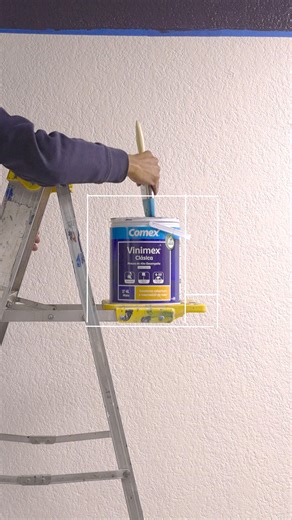 Renueva tus paredes de forma fácil con Vinimex Clásica® de Comex® y dale vida a tu hogar, con colores que inspiran. 🎨 Visita tu tienda Comex® más cercana y elige el tono perfecto para transformar tus espacios. ✨ | Comex