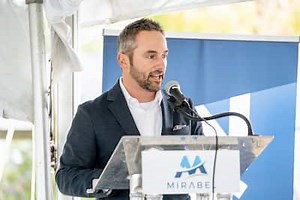 «C’est un choc pour tout le monde»: le maire de Mirabel, Patrick Charbonneau, meurt subitement à 46 ans