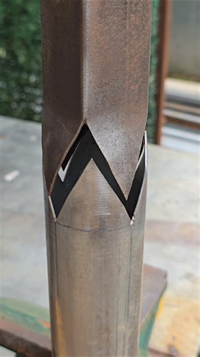 square tube connection on round pipe