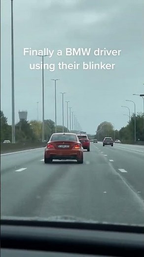 Finally, a #BMW driver using their turn signal.
